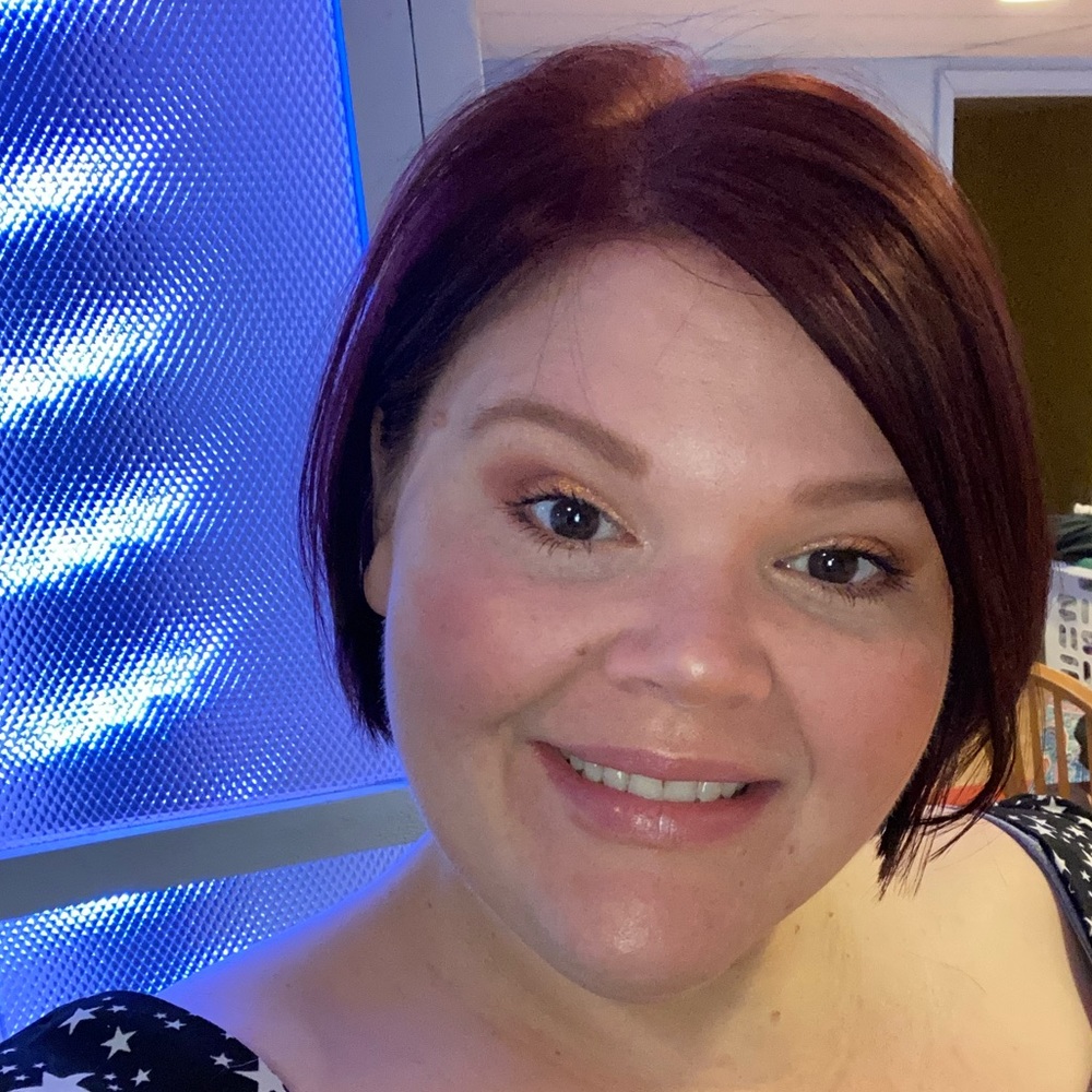In vacation mode til 3/30 | Meet your Posher, Mallory